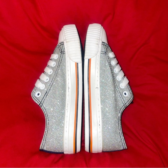 FOCO NFL Denver Broncos Super Fan Sneakers (6) - Picture 3 of 4